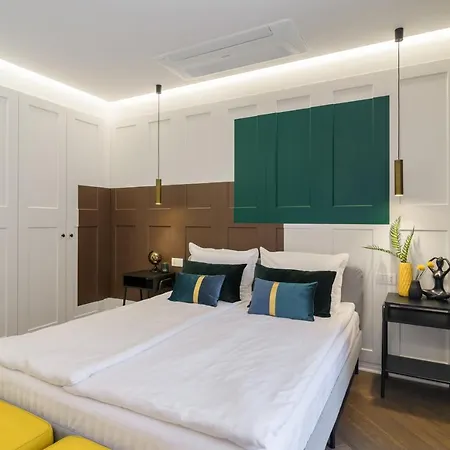 Borghese Grand Caravel