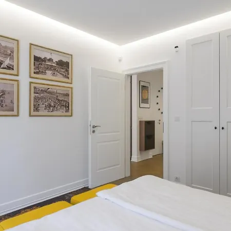 Borghese Grand Caravel * Varna