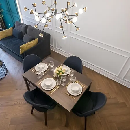 Borghese Grand Caravel * Warna