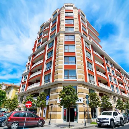 Borghese Grand Caravel Apartament Warna