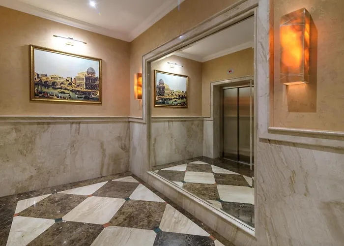 Borghese Grand Caravel Apartament Warna