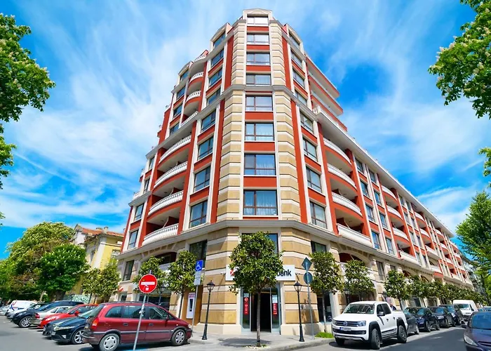 Borghese Grand Caravel Apartament Warna